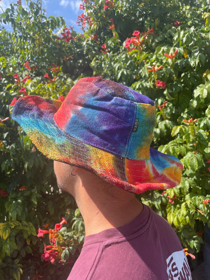 Sombrero de festival boho de cáñamo y algodón con parches y aros - Tiedye